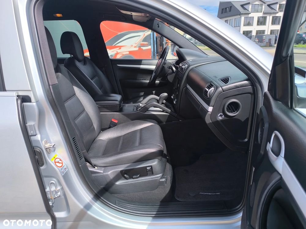 Porsche Cayenne - 18
