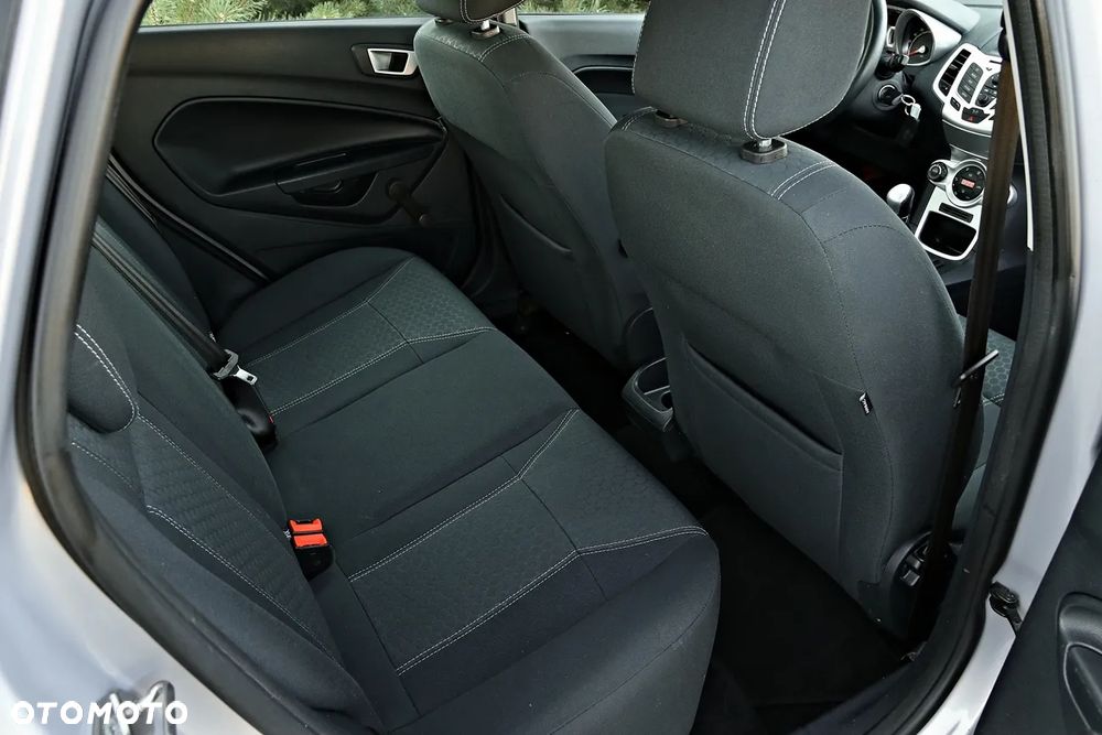 Ford Fiesta 1.6 TDCi Champions Edition - 33
