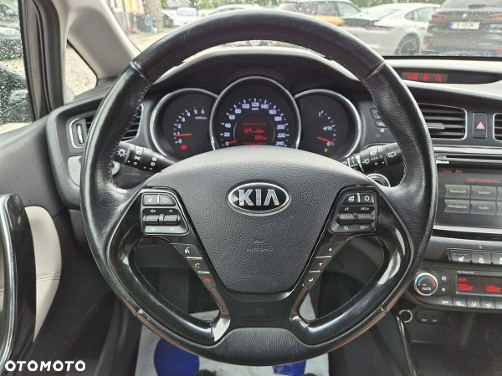 Kia Ceed - 30