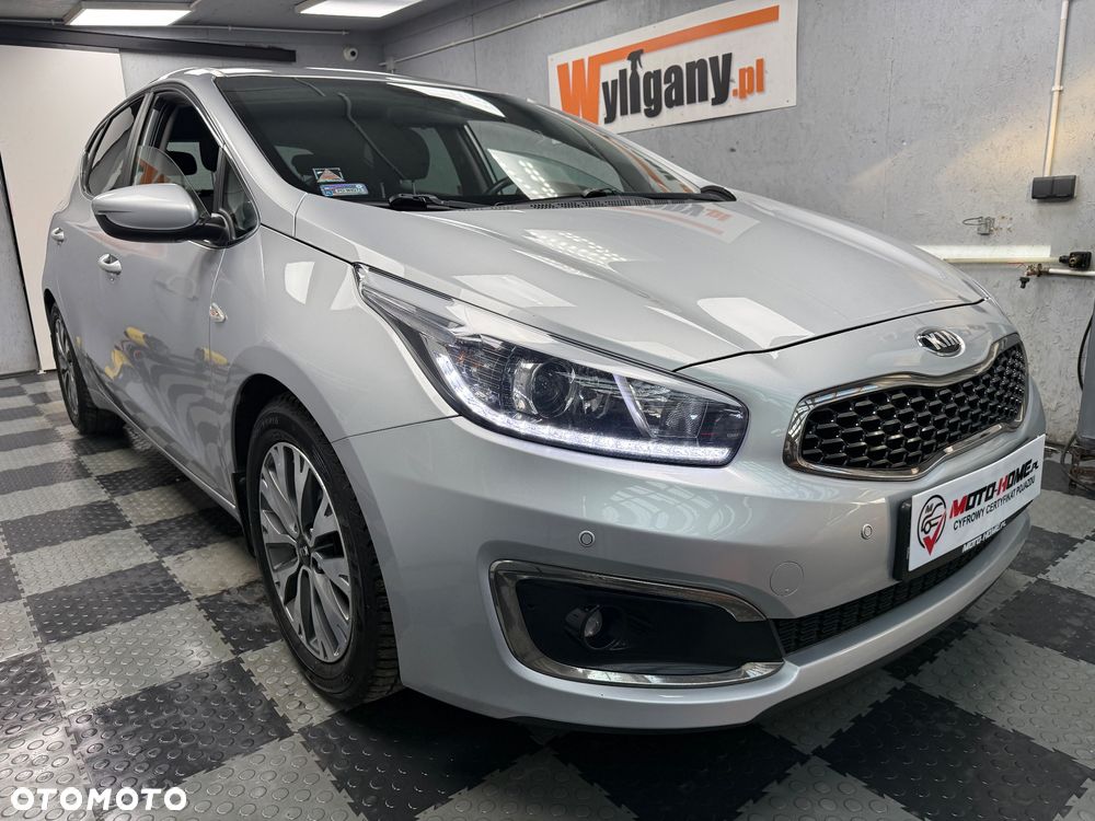 Kia Ceed - 27