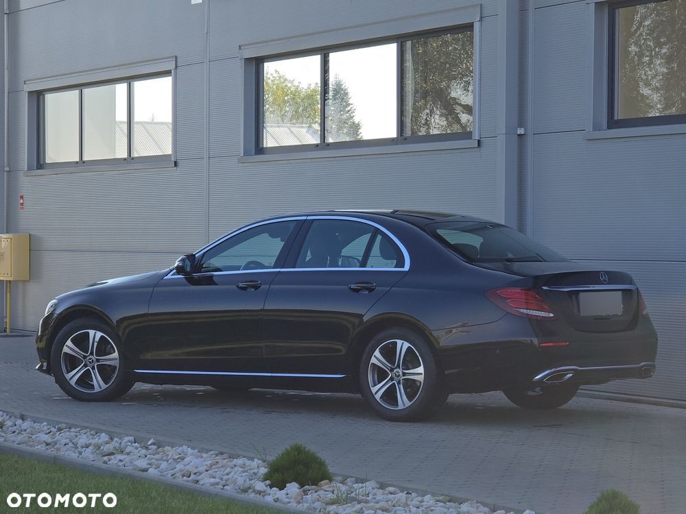 Mercedes-Benz Klasa E 250 9G-TRONIC - 21