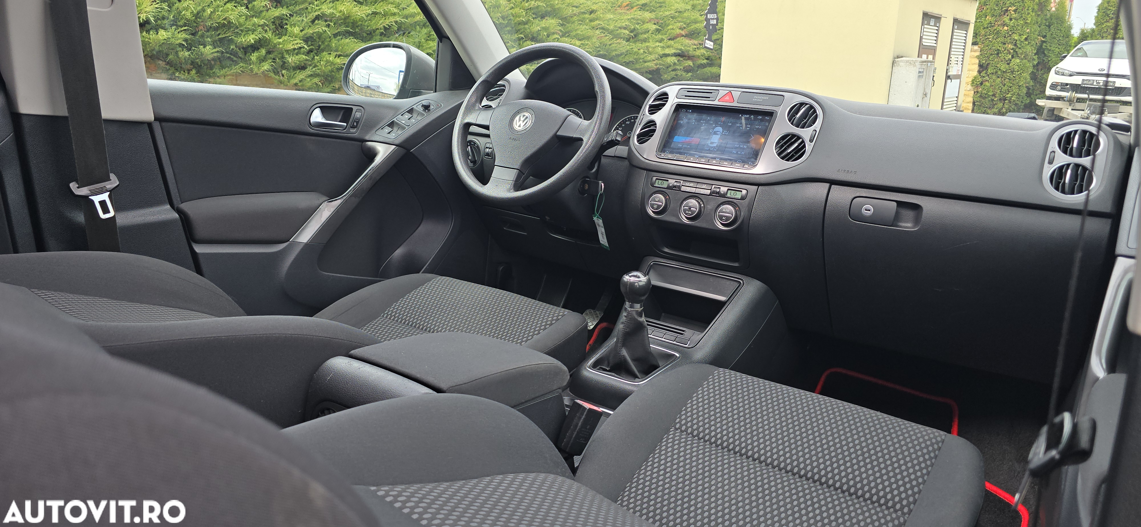 Volkswagen Tiguan - 10
