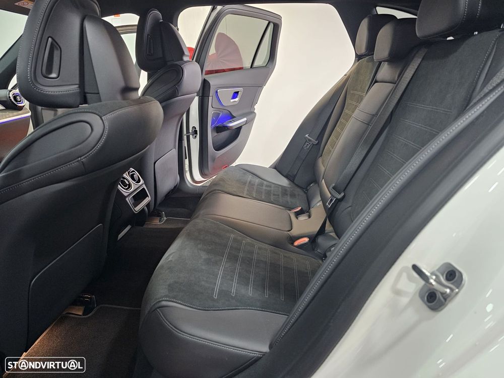 Mercedes-Benz C 300 e T 9G-TRONIC AMG Line - 12