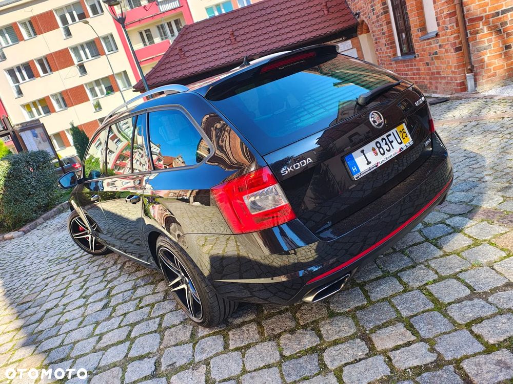 Skoda Octavia Combi 2.0 TDI RS - 26