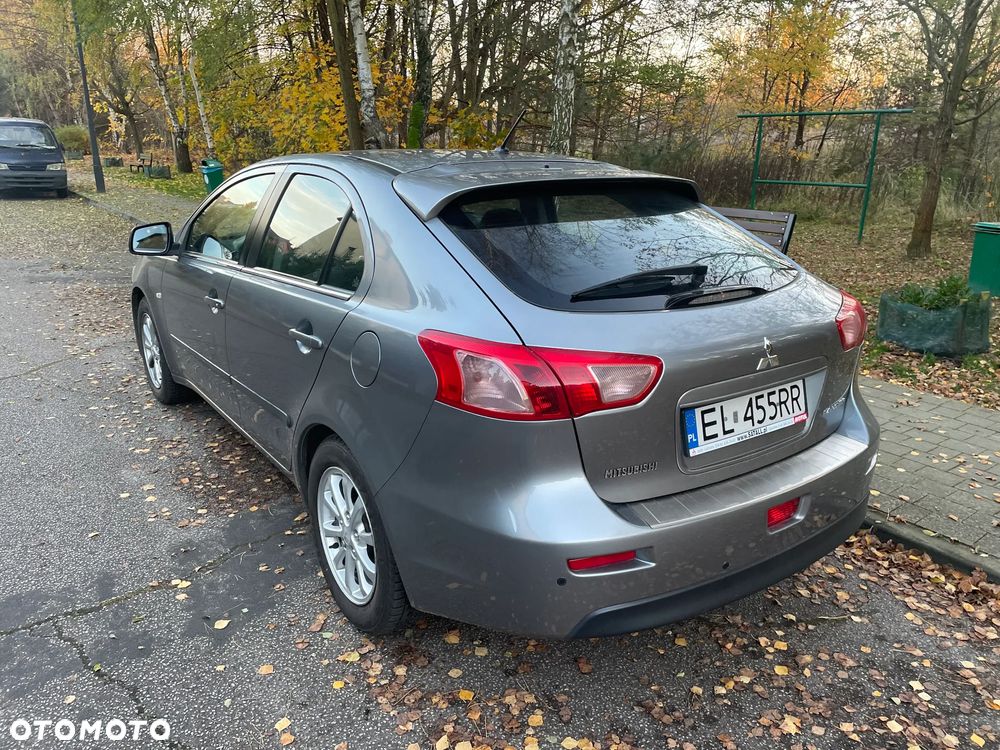 Mitsubishi Lancer - 7