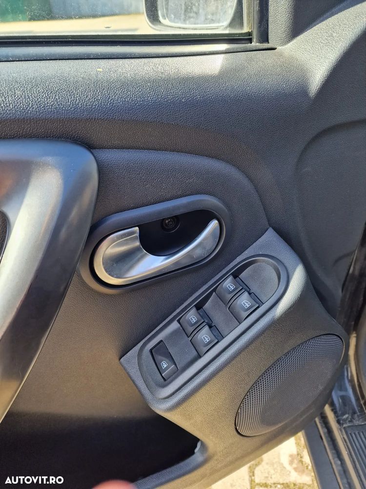 Dacia Duster 1.5 dCi 4WD Comfort - 6