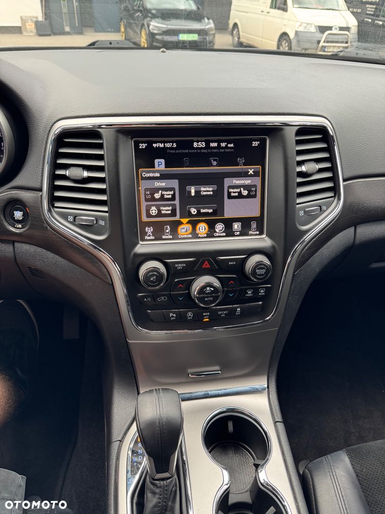 Jeep Grand Cherokee - 22