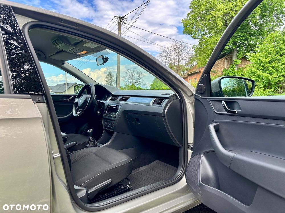 Skoda RAPID 1.2 TSI Ambition - 33