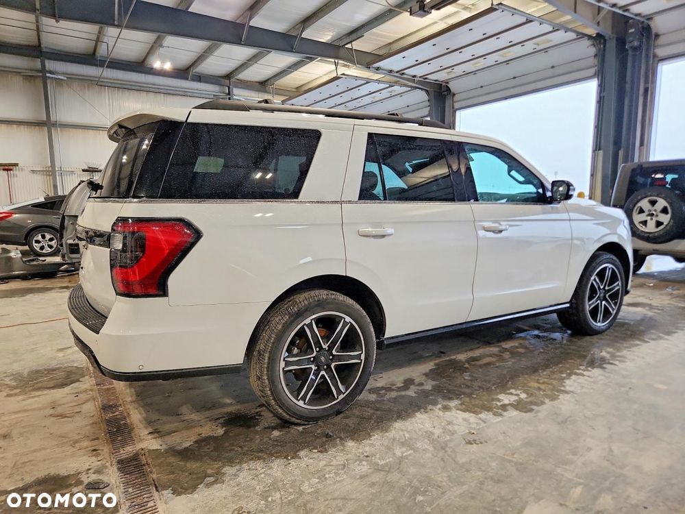 Ford Expedition - 4
