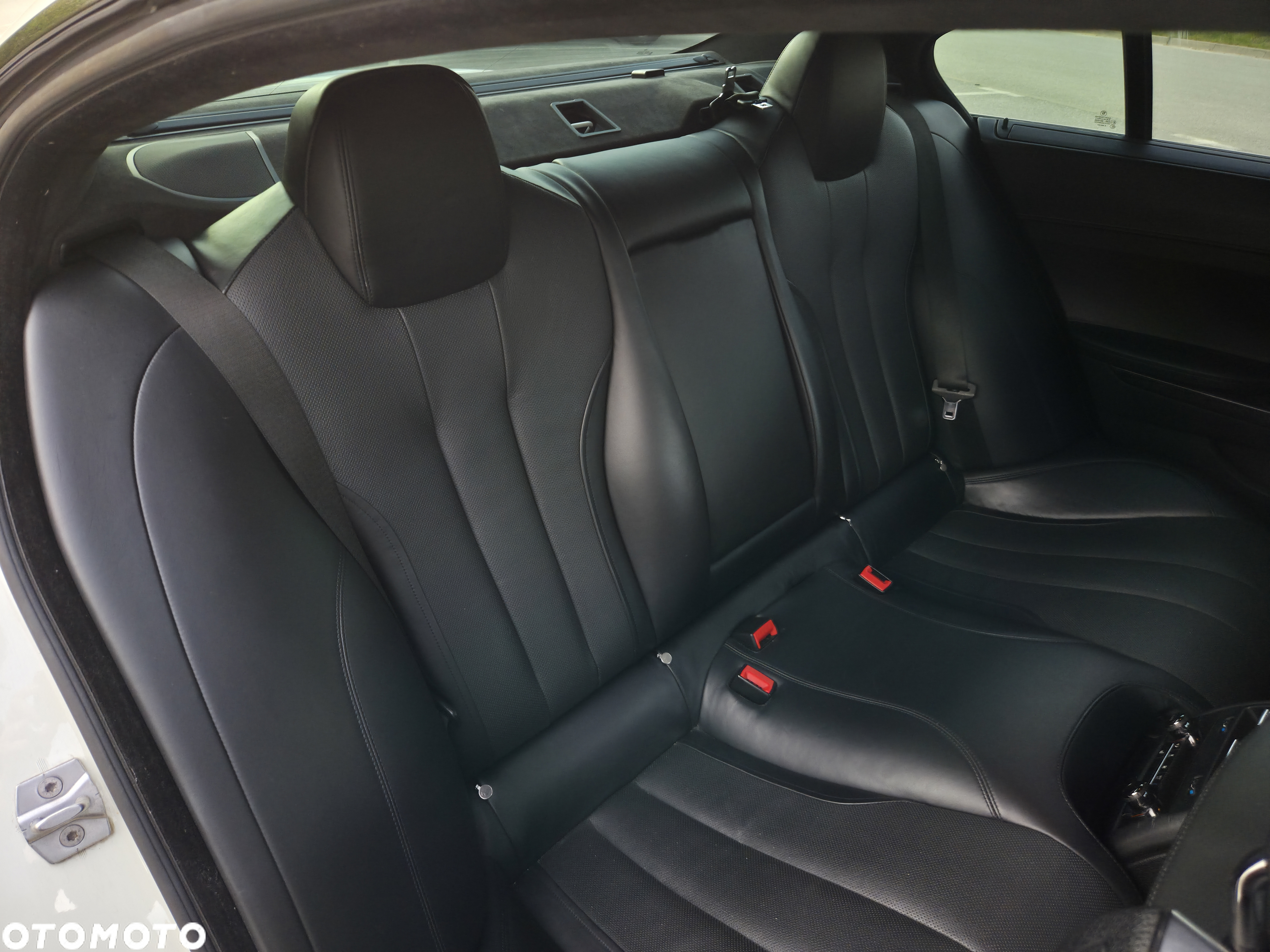 BMW Seria 6 650i xDrive - 27