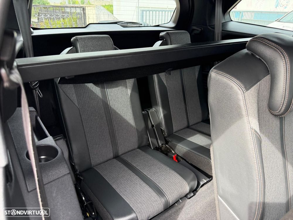 Peugeot 5008 1.5 BlueHDi GT Line J19 EAT8 - 16
