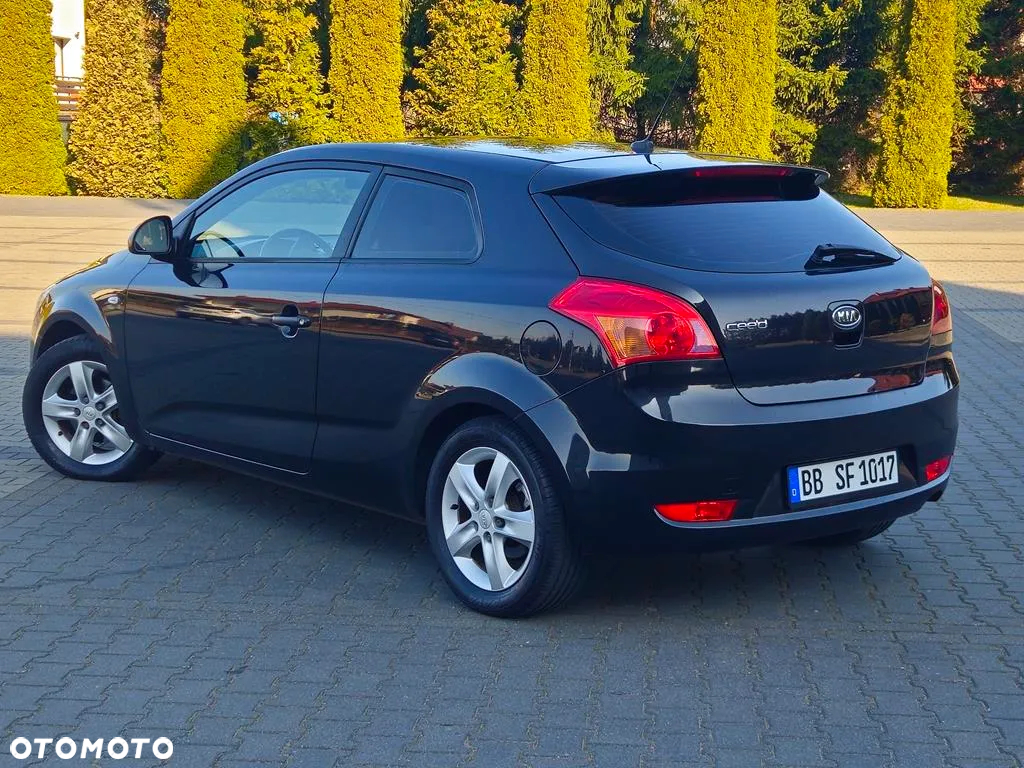Kia ProCeed - 24