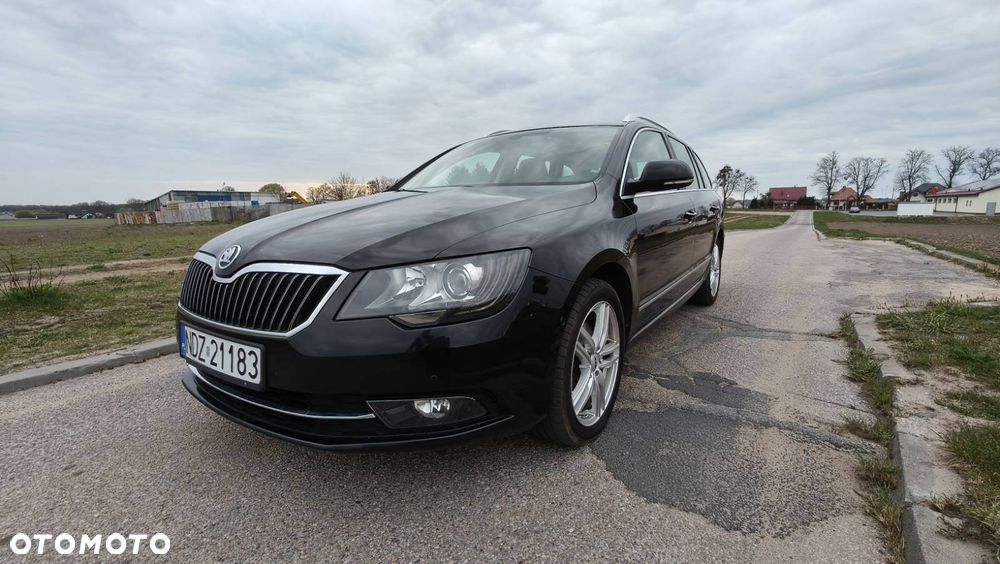 Skoda Superb 2.0 TDI Elegance DSG - 2