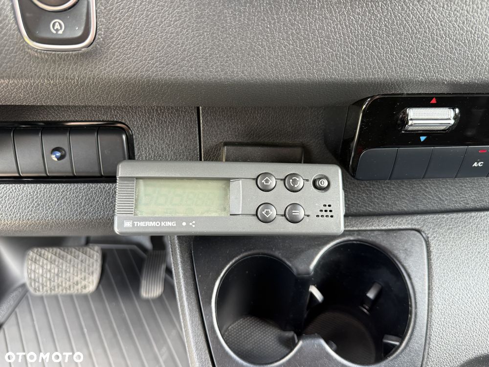 Mercedes-Benz Sprinter - 29