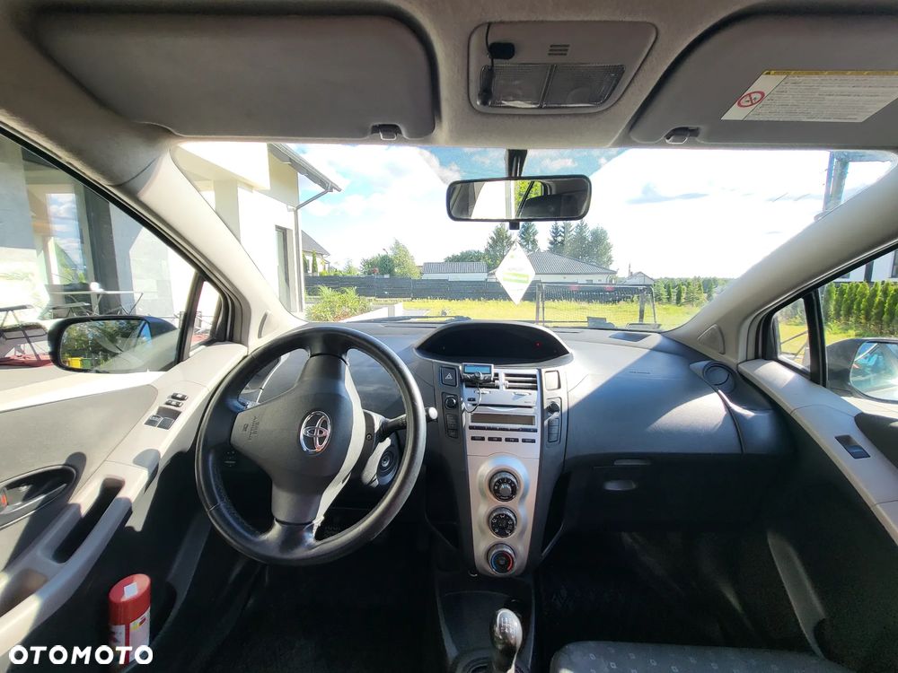 Toyota Yaris - 8
