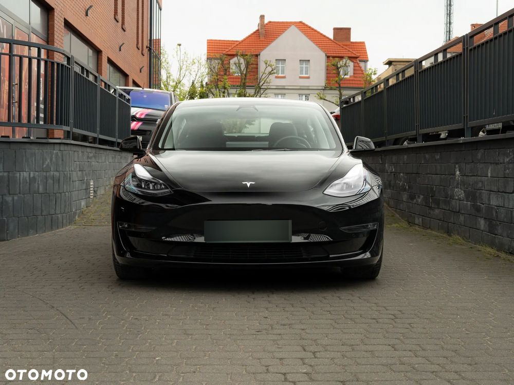 Tesla Model 3 - 2