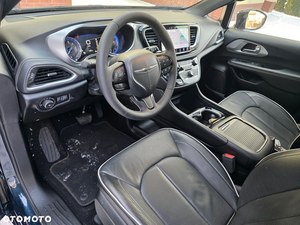 Chrysler Pacifica - 8