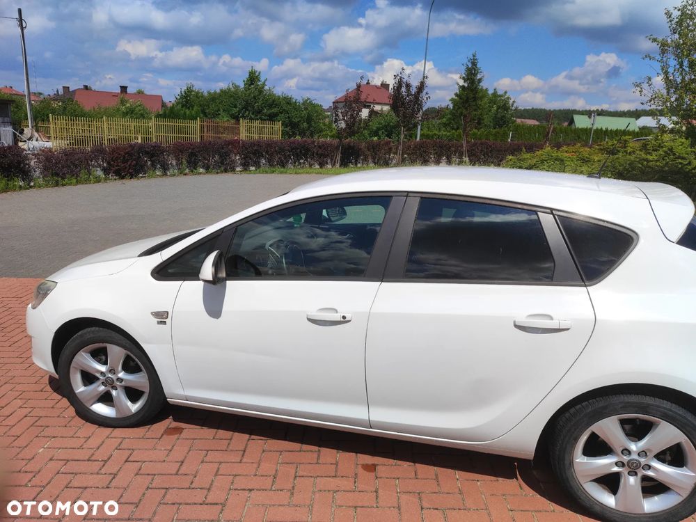 Opel Astra 1.4 Turbo 150 Jahre - 4