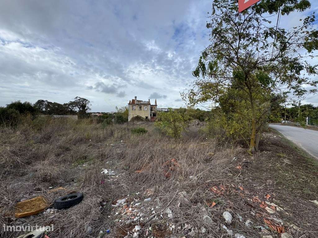 Terreno Industrial 1773 metros, Casal do Marco, Seixal. Ideal para ... - Grande imagem: 2/18