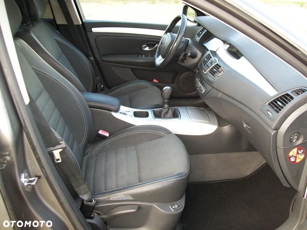 Renault Laguna 2008 photo 5