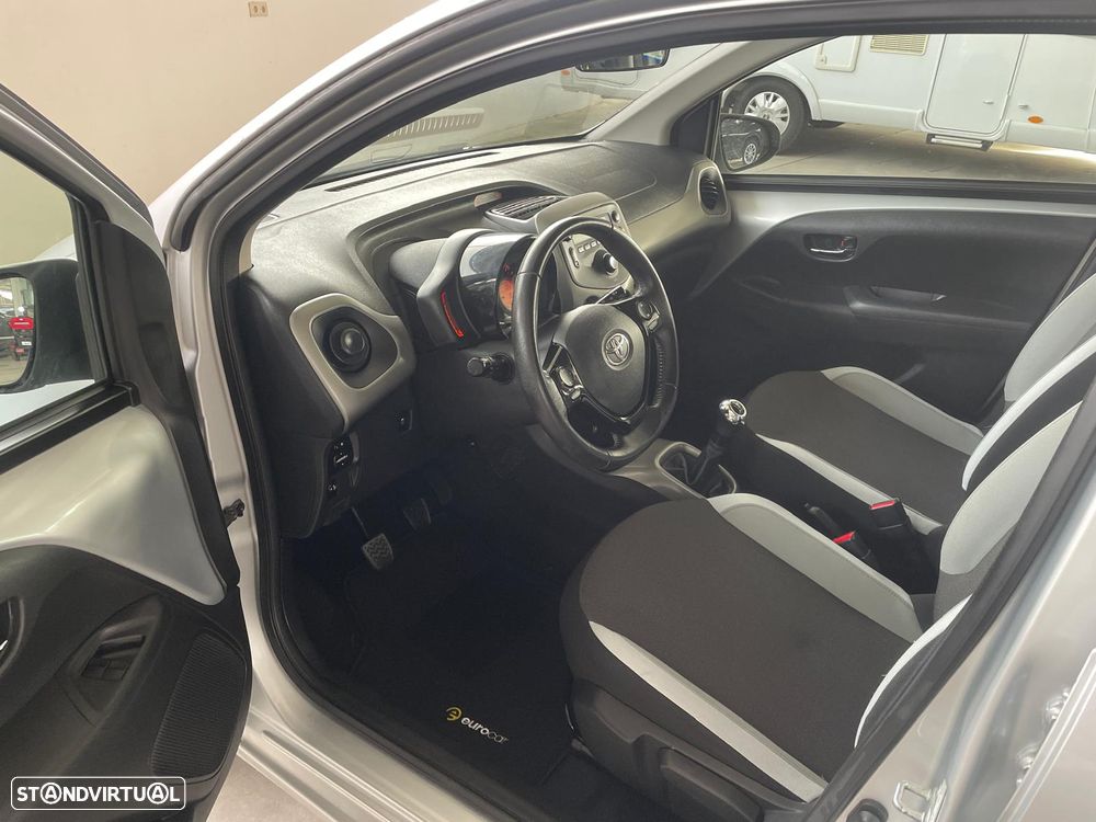 Toyota Aygo x-play - 9