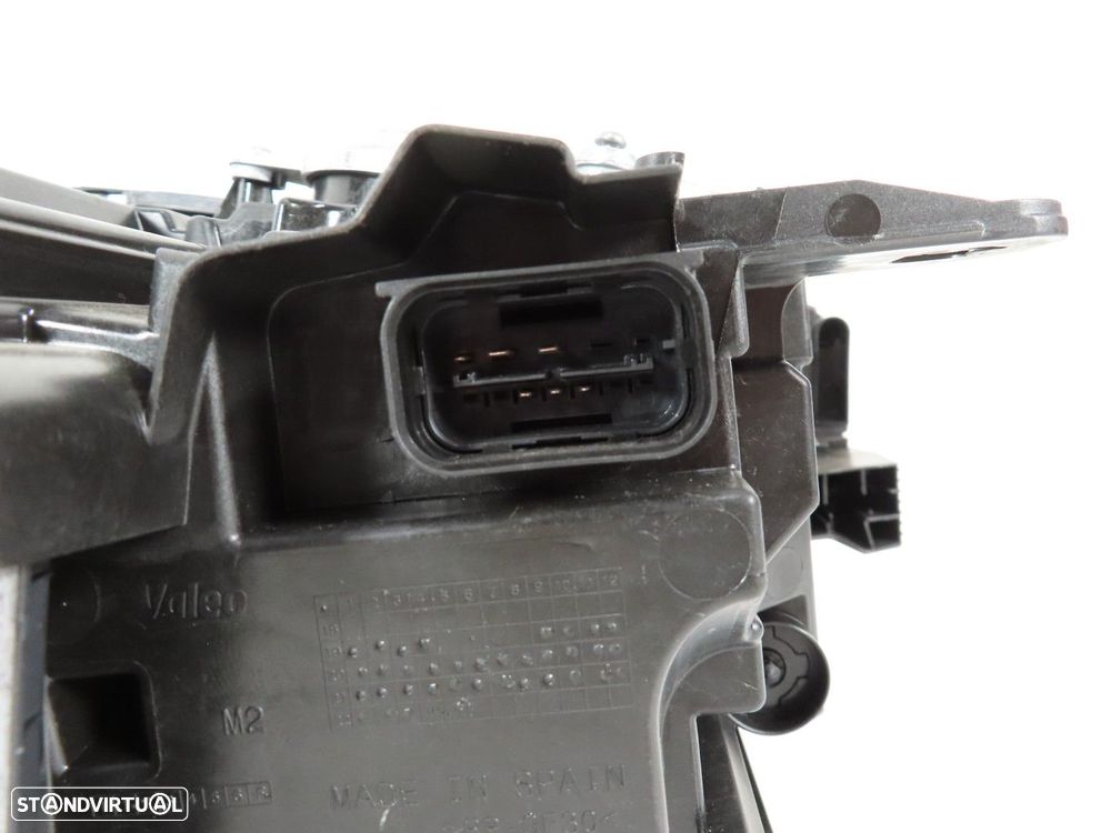 Farol Led LCI Esquerdo Seminovo/ Original BMW X1 (F48) 63115A01171 / 63119477811 - 7