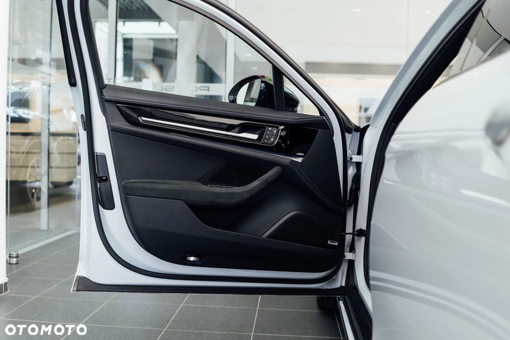 Porsche Panamera 4 E-Hybrid - 20