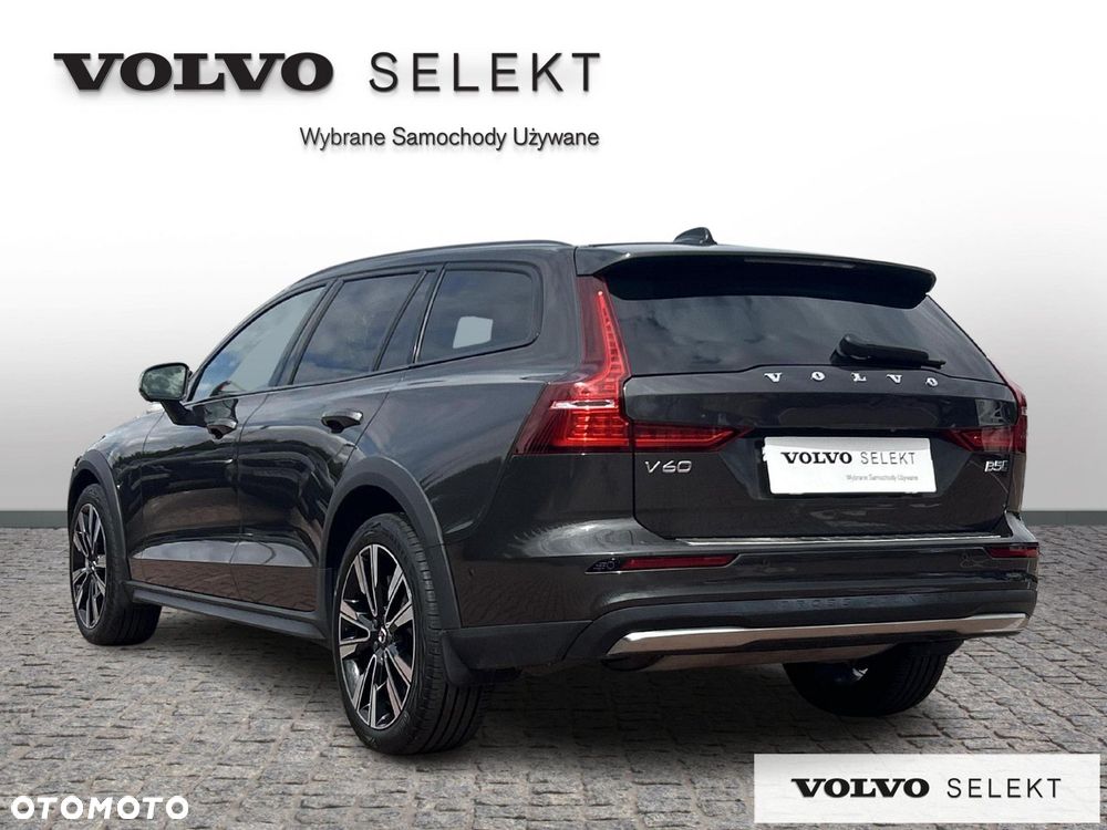 Volvo V60 Cross Country - 5