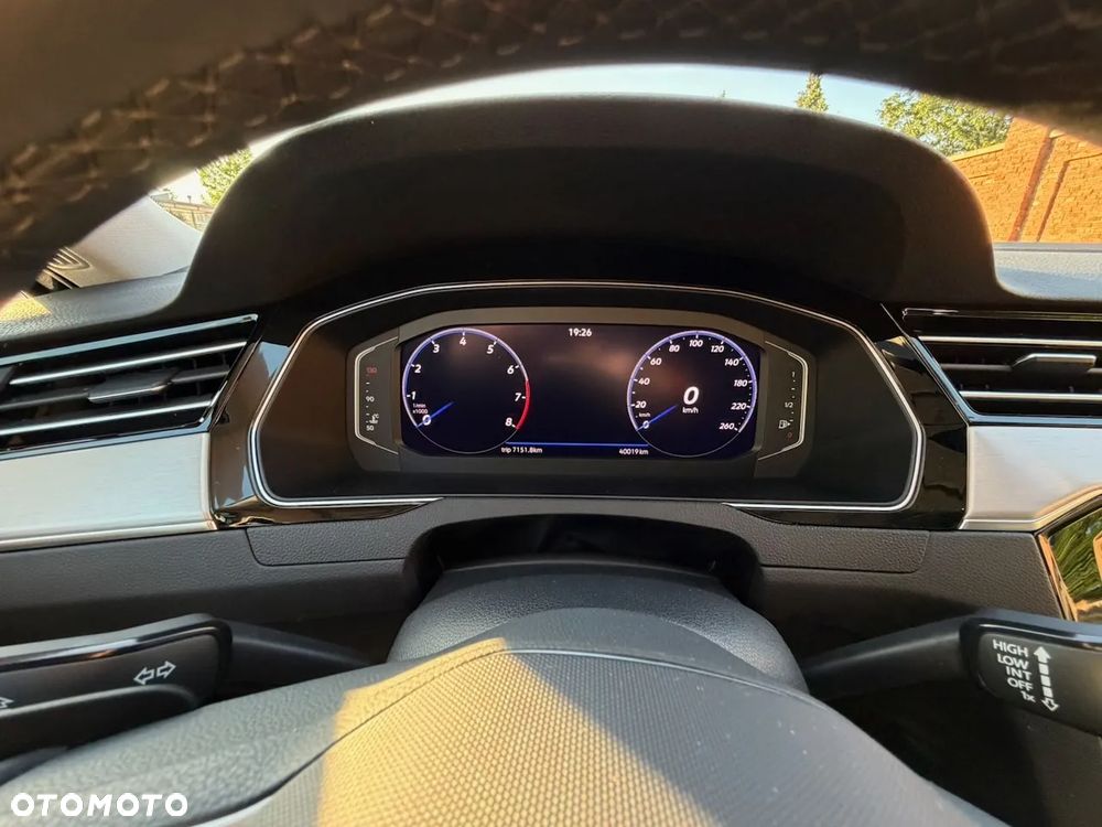 Volkswagen Passat Variant 1.5 TSI EVO Elegance DSG - 10
