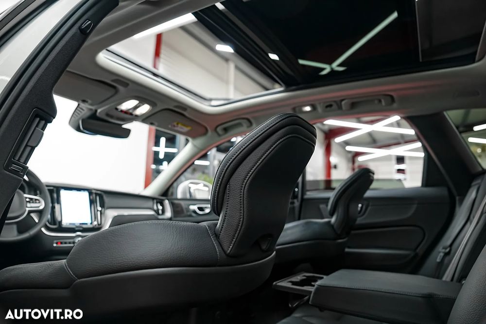 Volvo XC 60 T6 AWD Ultra Dark - 10