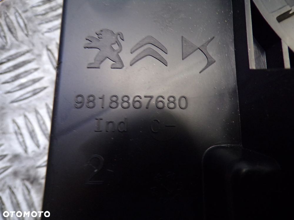 MOCOWANIE ZESTAWU NAPRAWCZEGO SCHOWEK BAGAŻNIKA OPEL CORSA F PEUGEOT 208 II 9818867680 - 2