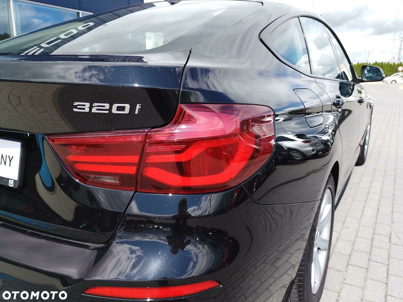 BMW Seria 3 320i GPF xDrive - 32