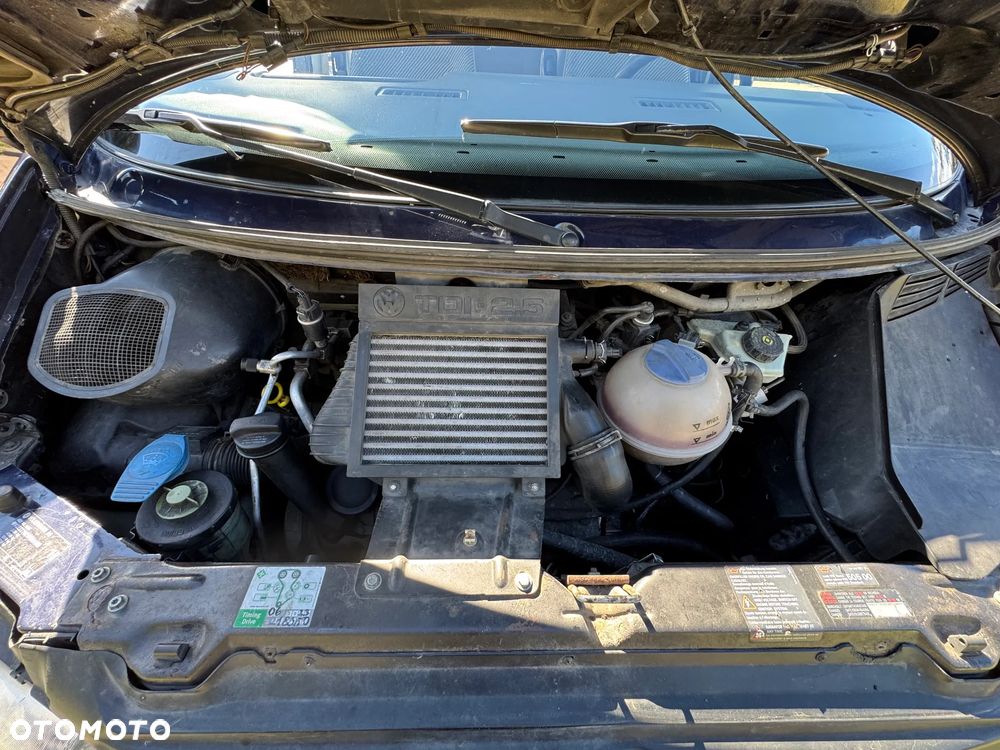 Volkswagen Multivan - 22