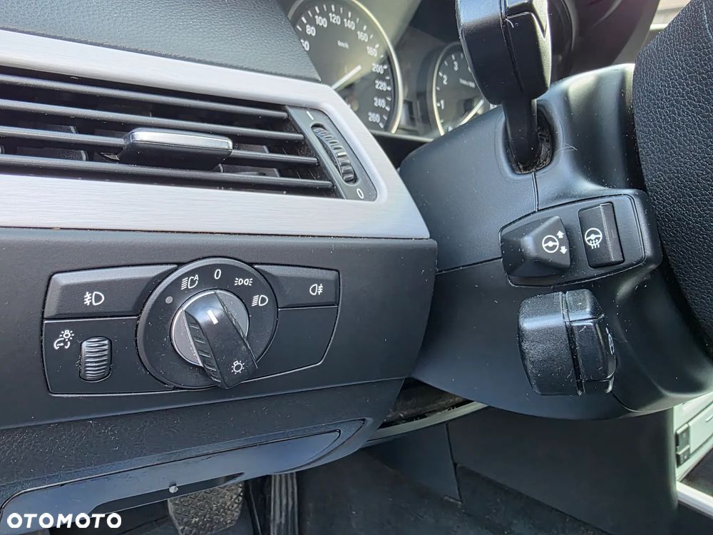 BMW Seria 5 525xi Edition Exclusive - 19