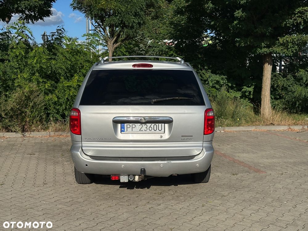 Chrysler Town & Country - 5