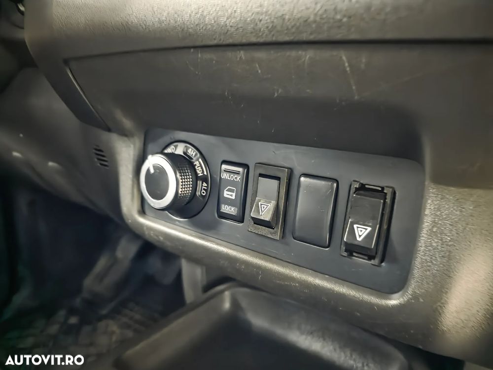 Nissan Navara 2.5 dCi DPF 4X4 Double Cab LE - 15