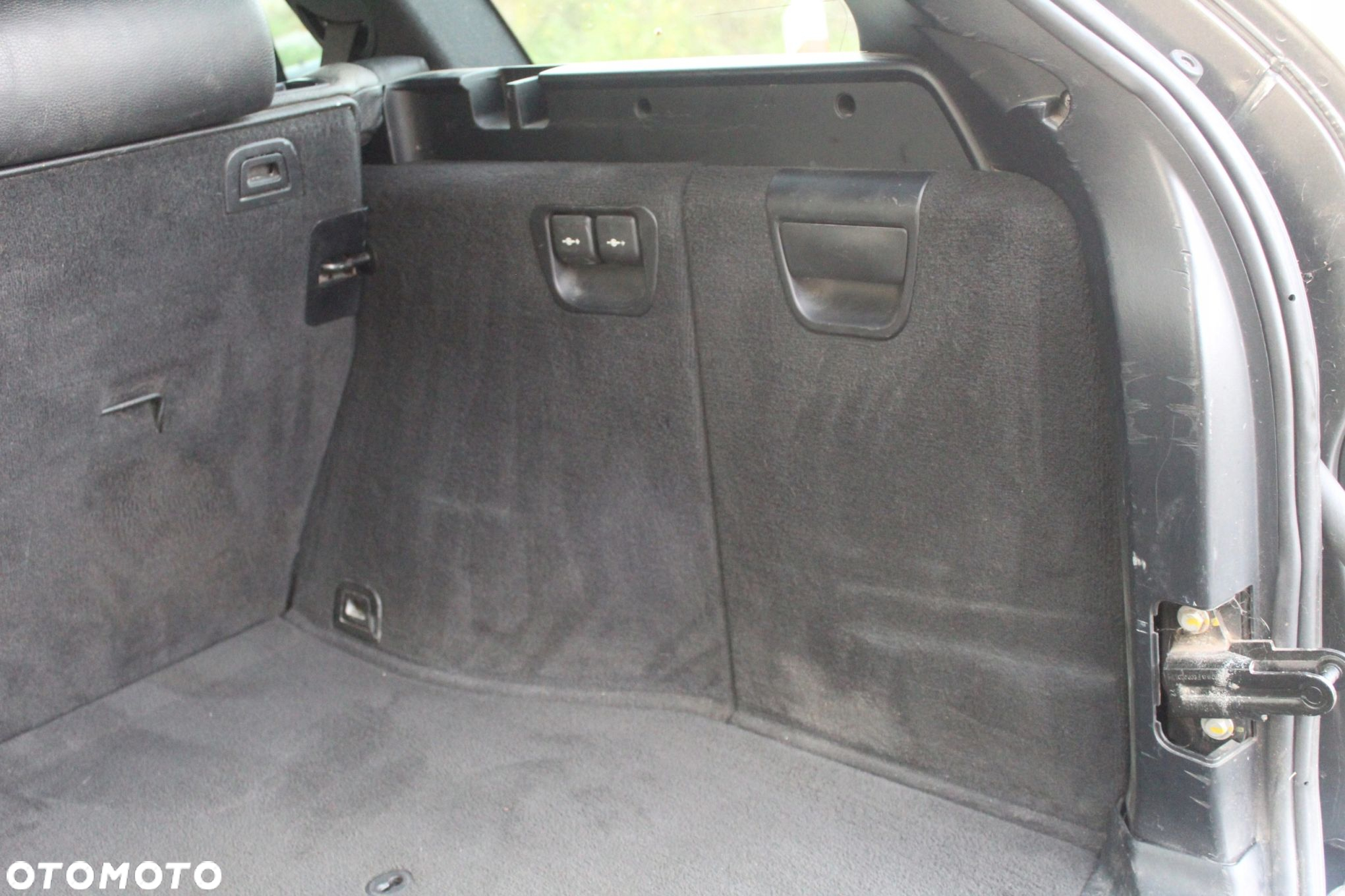 WYKŁADZINA BAGAŻNIKA BMW X5 E53 PODŁOGA BOCZKI - 3