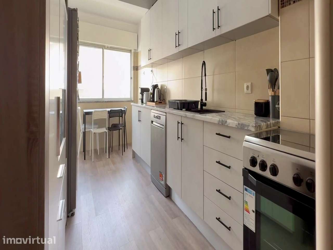 Apartamento T2 com varanda e ar condicionado - Grande imagem: 5/17