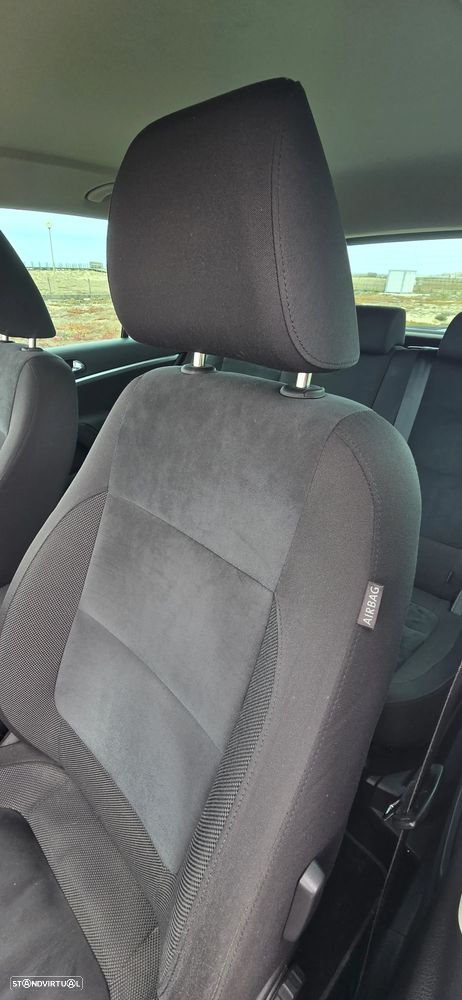 VW Tiguan 2.0 TDi Sport BlueMotion - 8