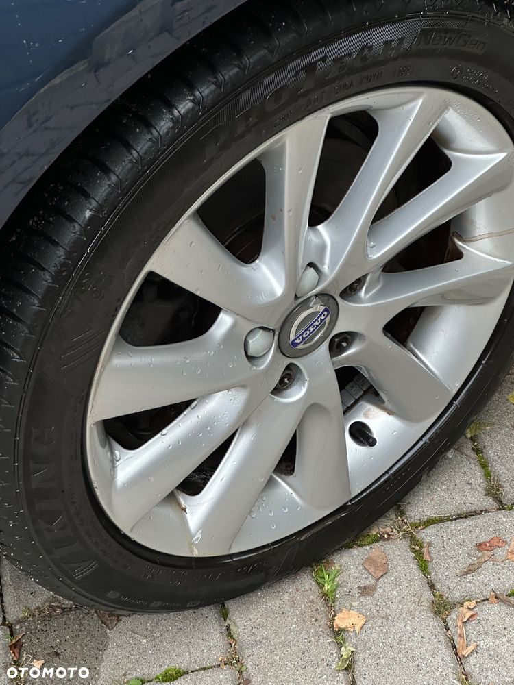 Volvo V60 D4 Momentum - 34