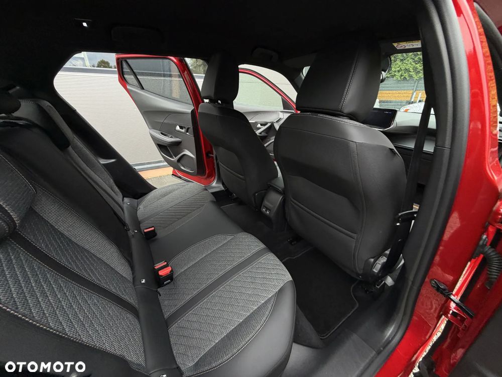 Peugeot 2008 1.2 PureTech Allure Pack S&S EAT8 - 17