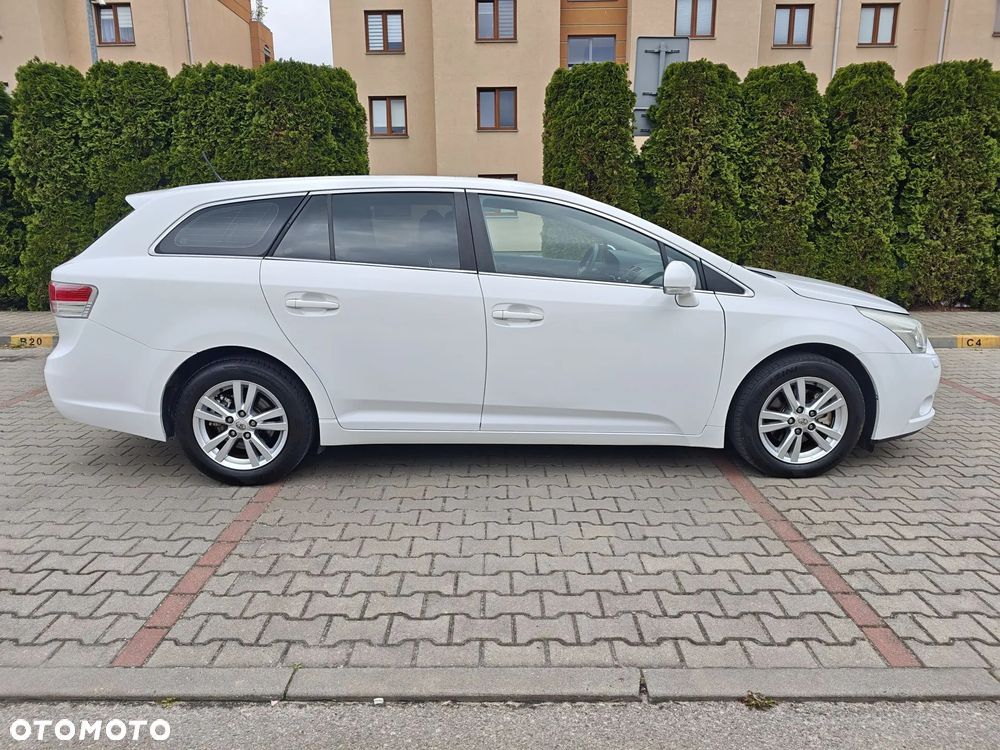 Toyota Avensis 2.0 Sol EU5 - 4