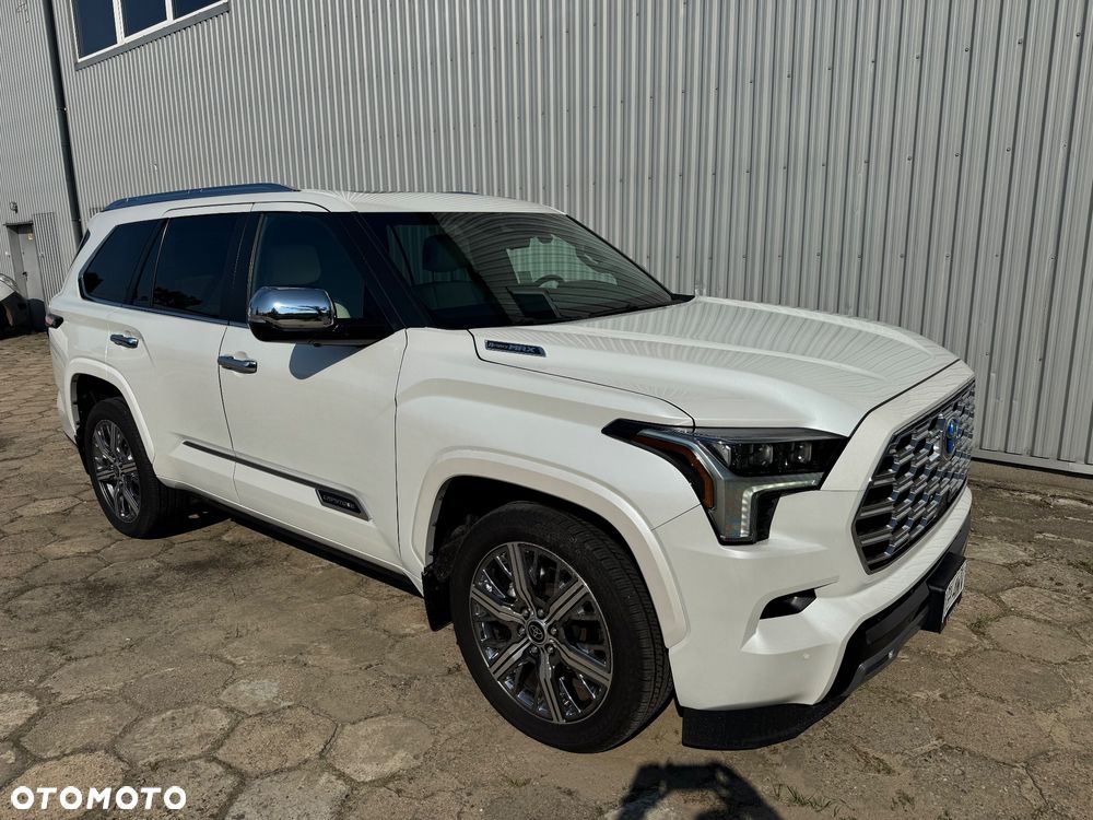Toyota Sequoia - 7