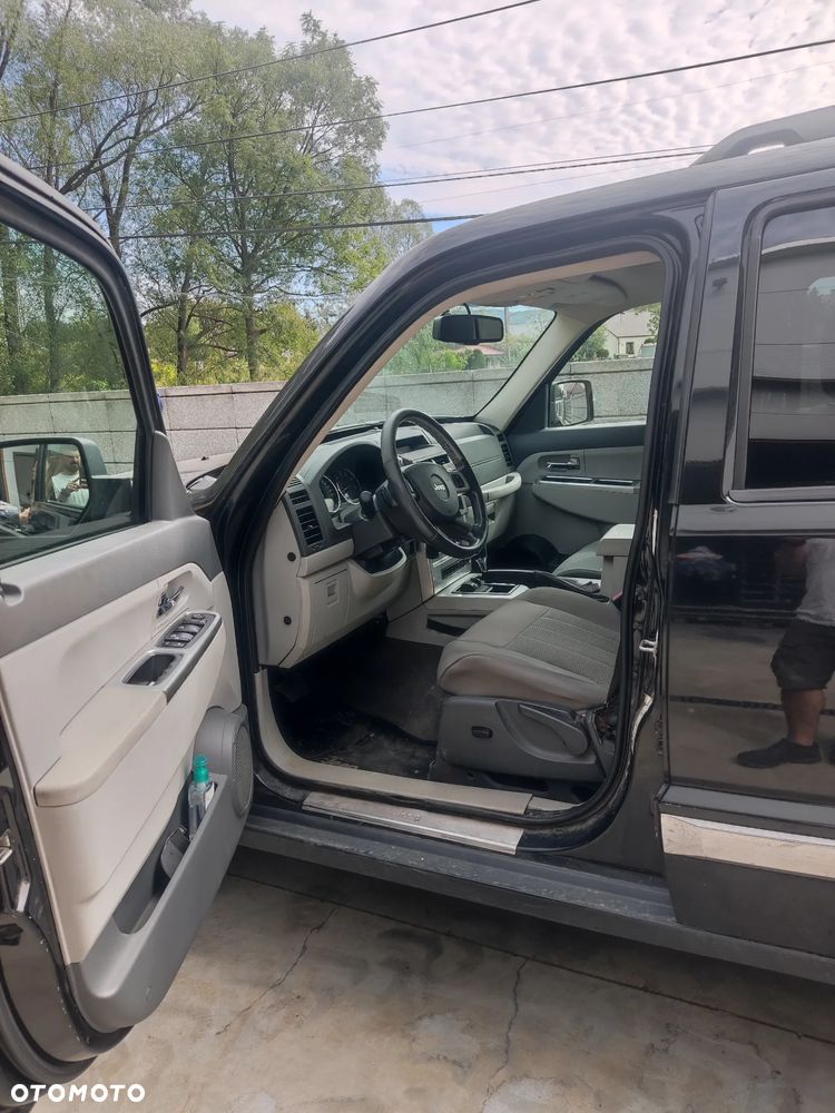 Jeep Cherokee - 14
