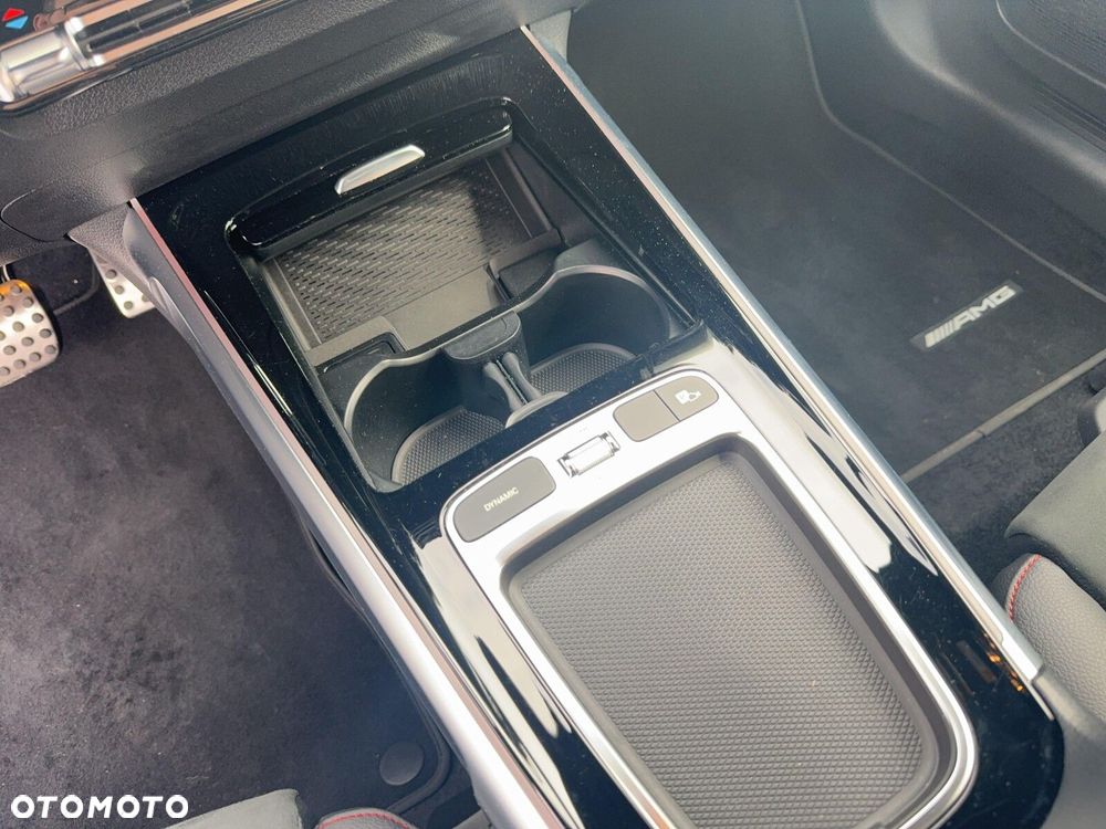 Mercedes-Benz GLB 200 AMG Line 7G-DCT - 15