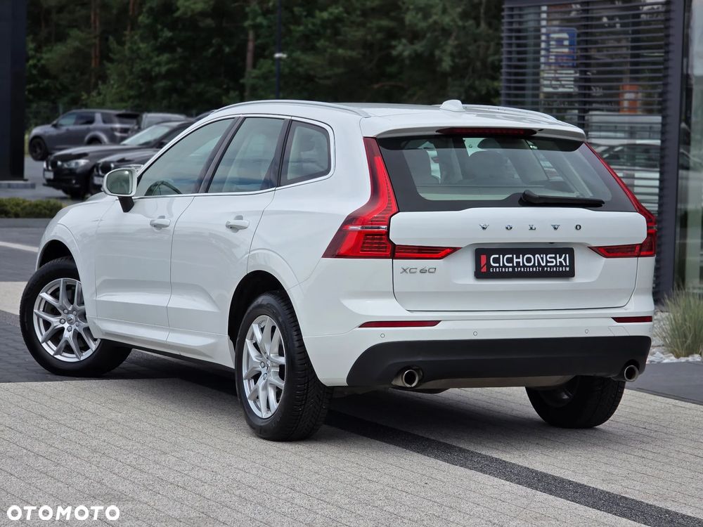 Volvo XC 60 T4 Momentum Pro - 32