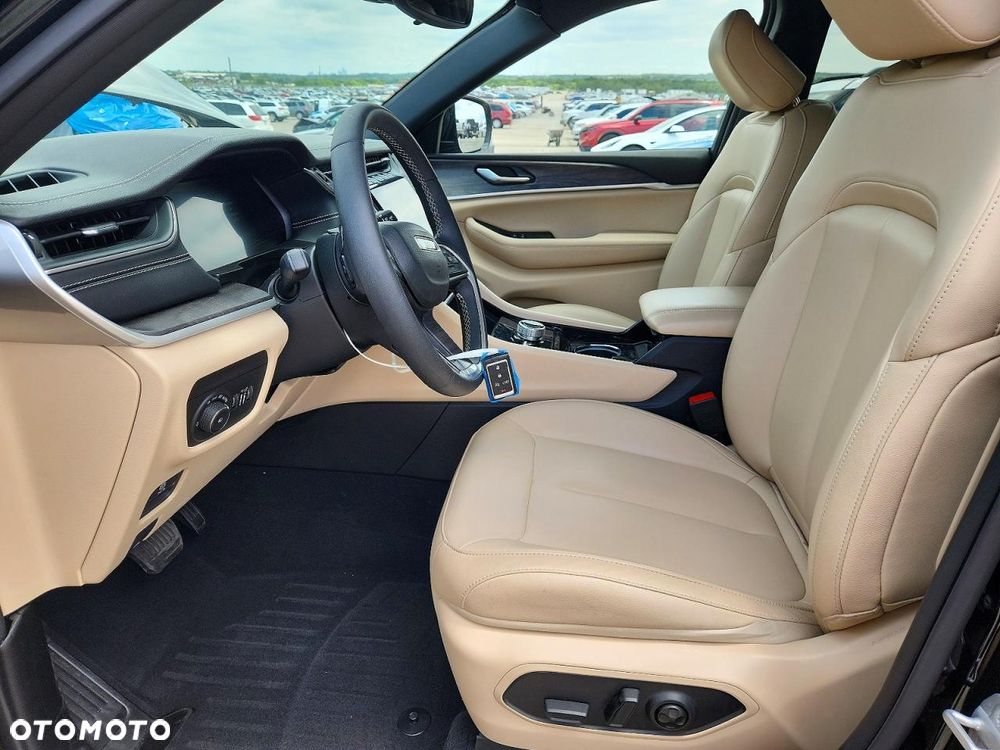 Jeep Grand Cherokee - 7