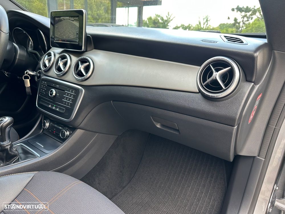 Mercedes-Benz CLA 180 (CDI) d Urban - 10