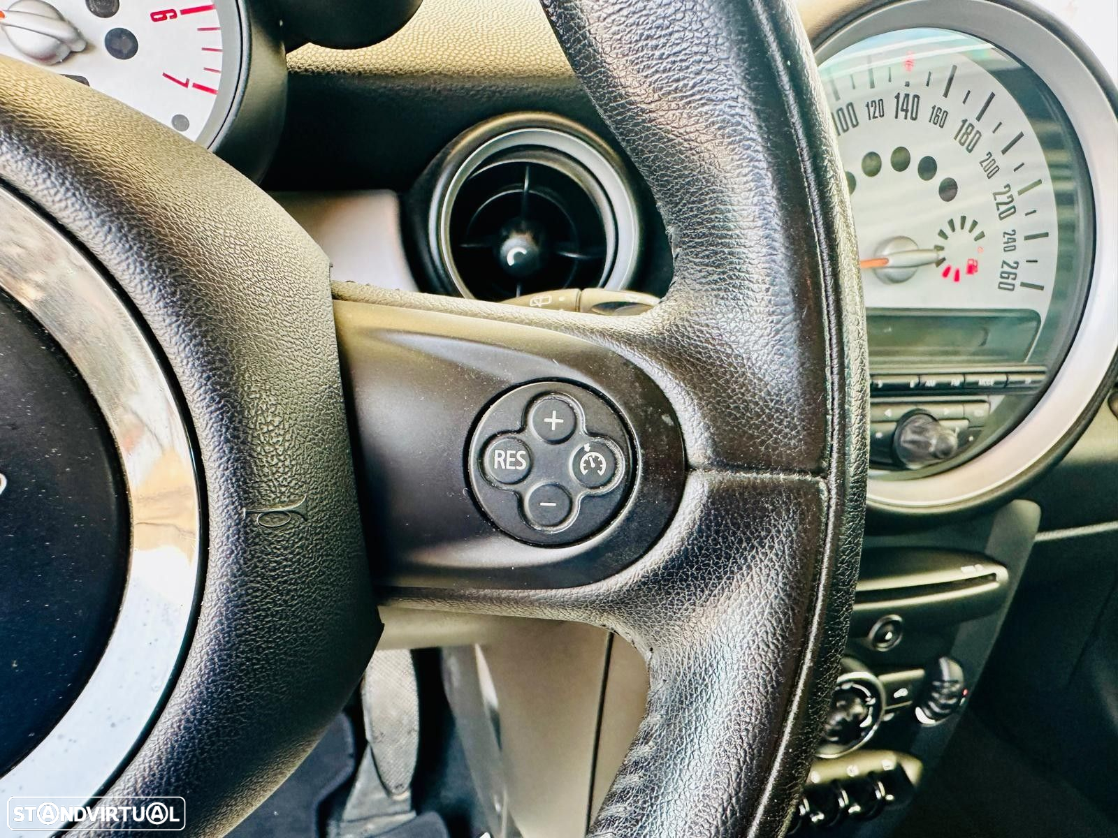MINI 3 Portas Cooper D - 16