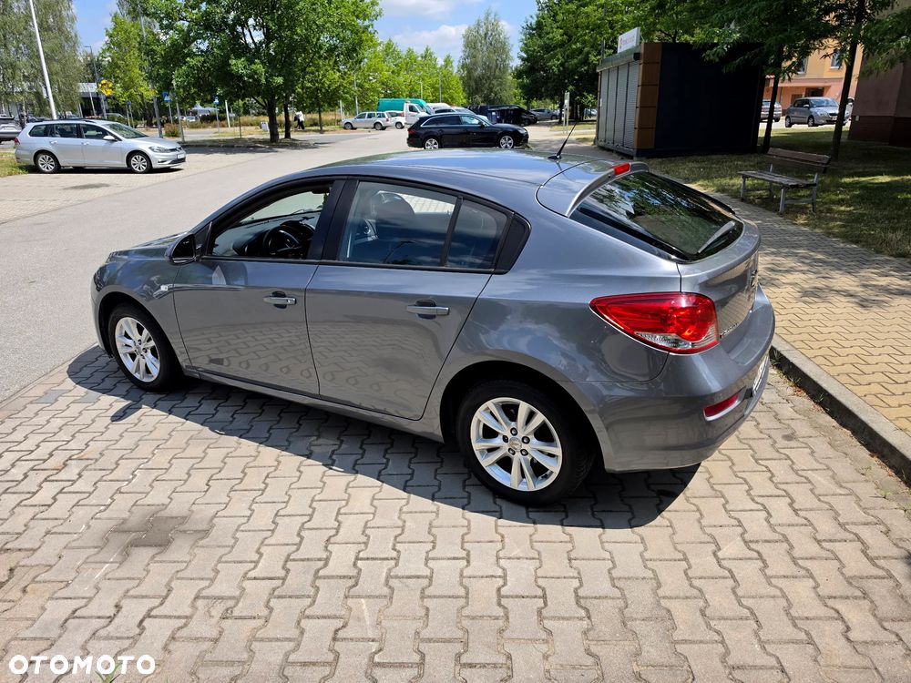 Chevrolet Cruze - 15